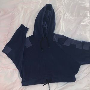 Cropped hoodie